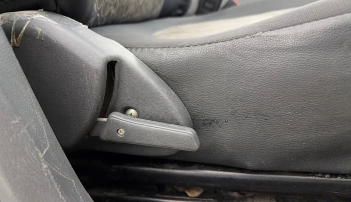 2018 Maruti Alto 800 LXI, Petrol, Manual, 42,115 km, Driver Side Adjustment Panel
