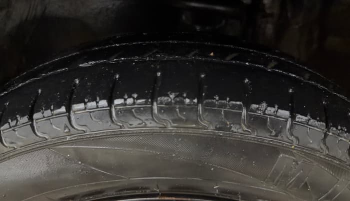 2018 Maruti Alto 800 LXI, Petrol, Manual, 42,115 km, Left Front Tyre Tread