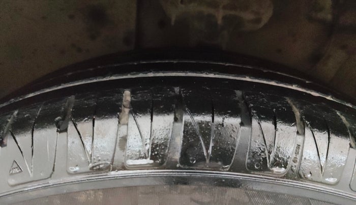 2021 KIA SONET HTX 1.0 IMT, Petrol, Manual, 30,361 km, Left Front Tyre Tread