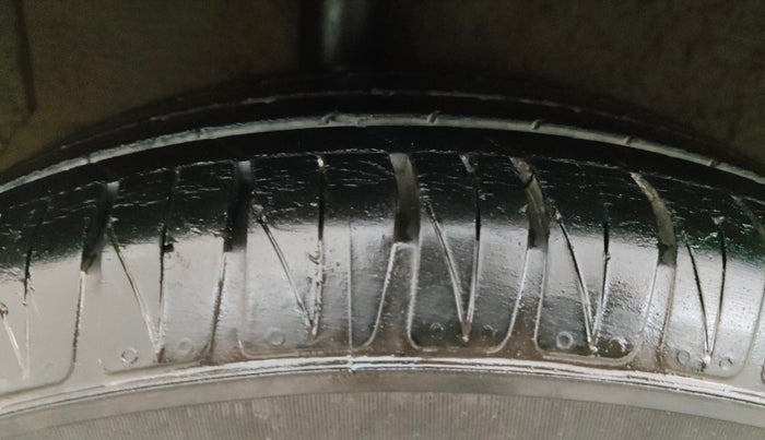 2021 KIA SONET HTX 1.0 IMT, Petrol, Manual, 30,361 km, Right Rear Tyre Tread