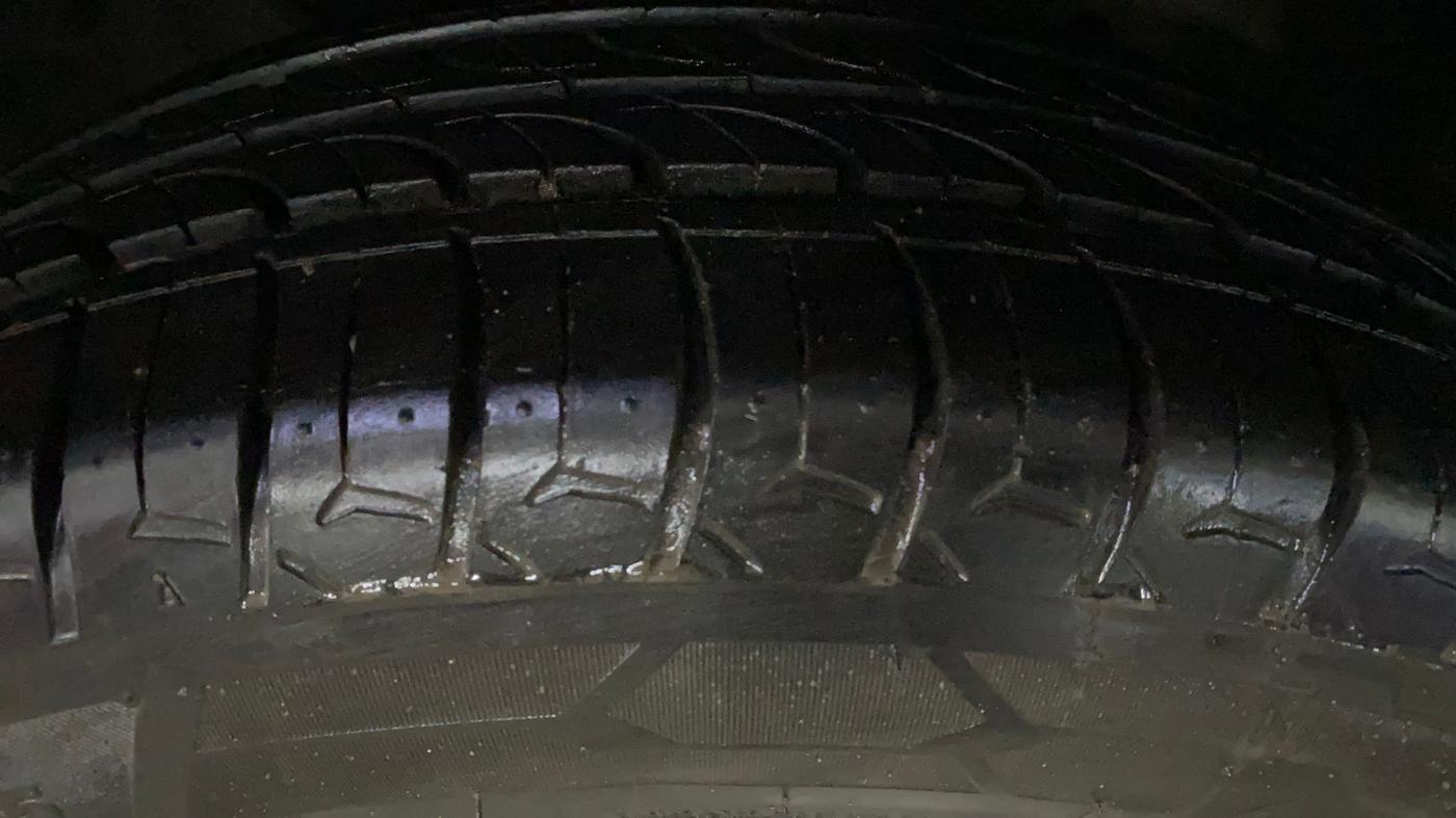 2016 Honda Jazz 1.2 V AT, Petrol, Automatic, 43,885 km, Left Front Tyre Tread