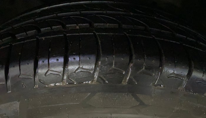 2016 Honda Jazz 1.2 V AT, Petrol, Automatic, 43,885 km, Left Front Tyre Tread