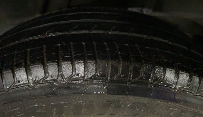 2016 Honda Jazz 1.2 V AT, Petrol, Automatic, 43,885 km, Left Rear Tyre Tread