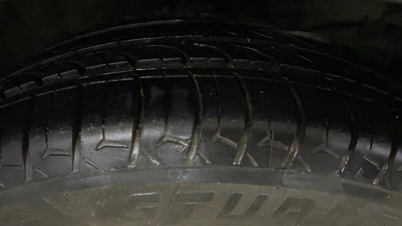 2016 Honda Jazz 1.2 V AT, Petrol, Automatic, 43,885 km, Right Front Tyre Tread