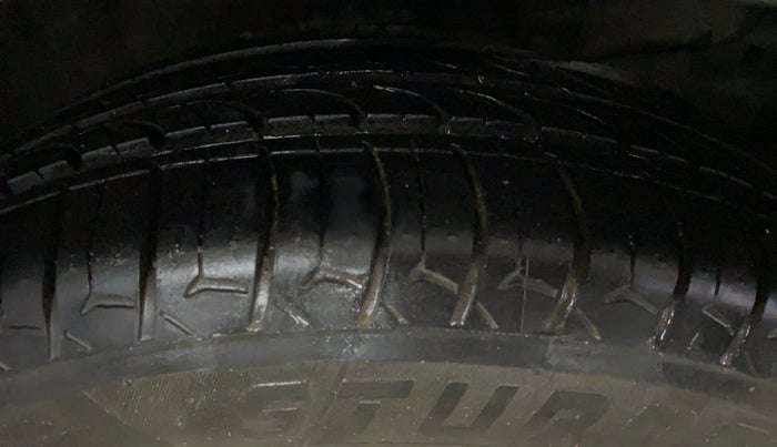 2016 Honda Jazz 1.2 V AT, Petrol, Automatic, 43,885 km, Right Front Tyre Tread