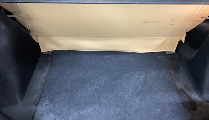 2016 Honda Jazz 1.2 V AT, Petrol, Automatic, 43,885 km, Boot Inside