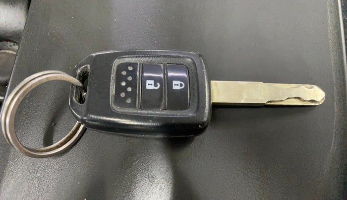 2016 Honda Jazz 1.2 V AT, Petrol, Automatic, 43,885 km, Key Close Up