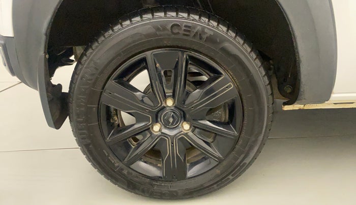 2022 Renault Kwid CLIMBER 1.0 AMT (O), Petrol, Automatic, 2,908 km, Right Rear Wheel