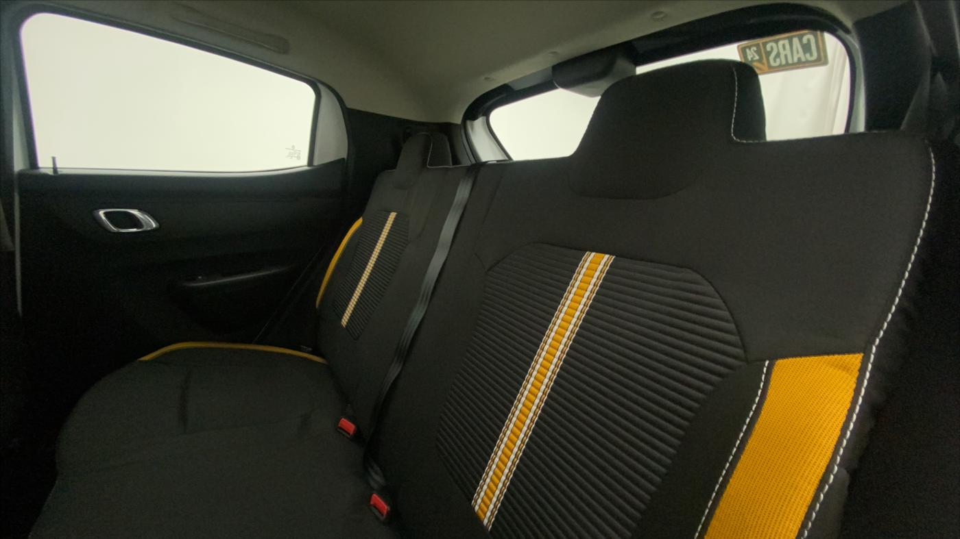 2022 Renault Kwid CLIMBER 1.0 AMT (O), Petrol, Automatic, 2,908 km, Right Side Rear Door Cabin