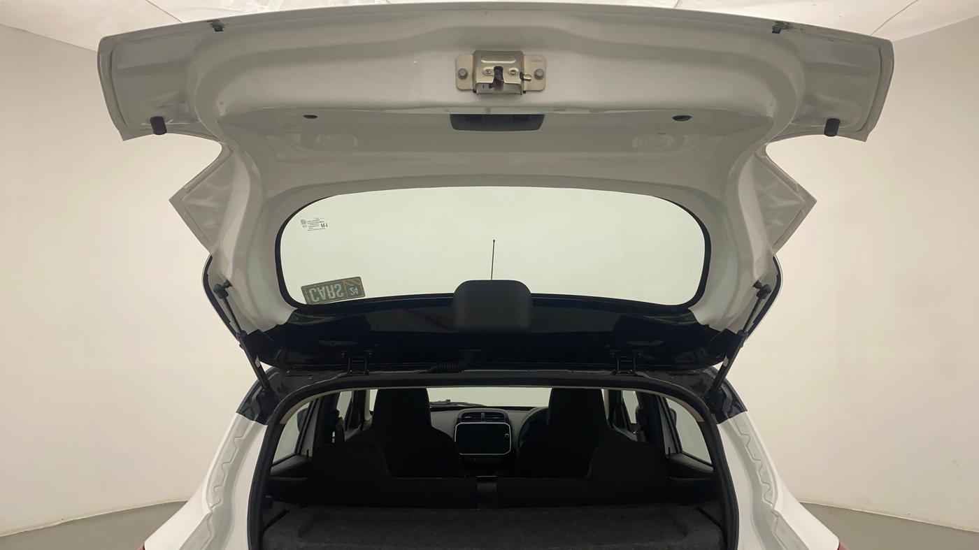 2022 Renault Kwid CLIMBER 1.0 AMT (O), Petrol, Automatic, 2,908 km, Boot Door Open