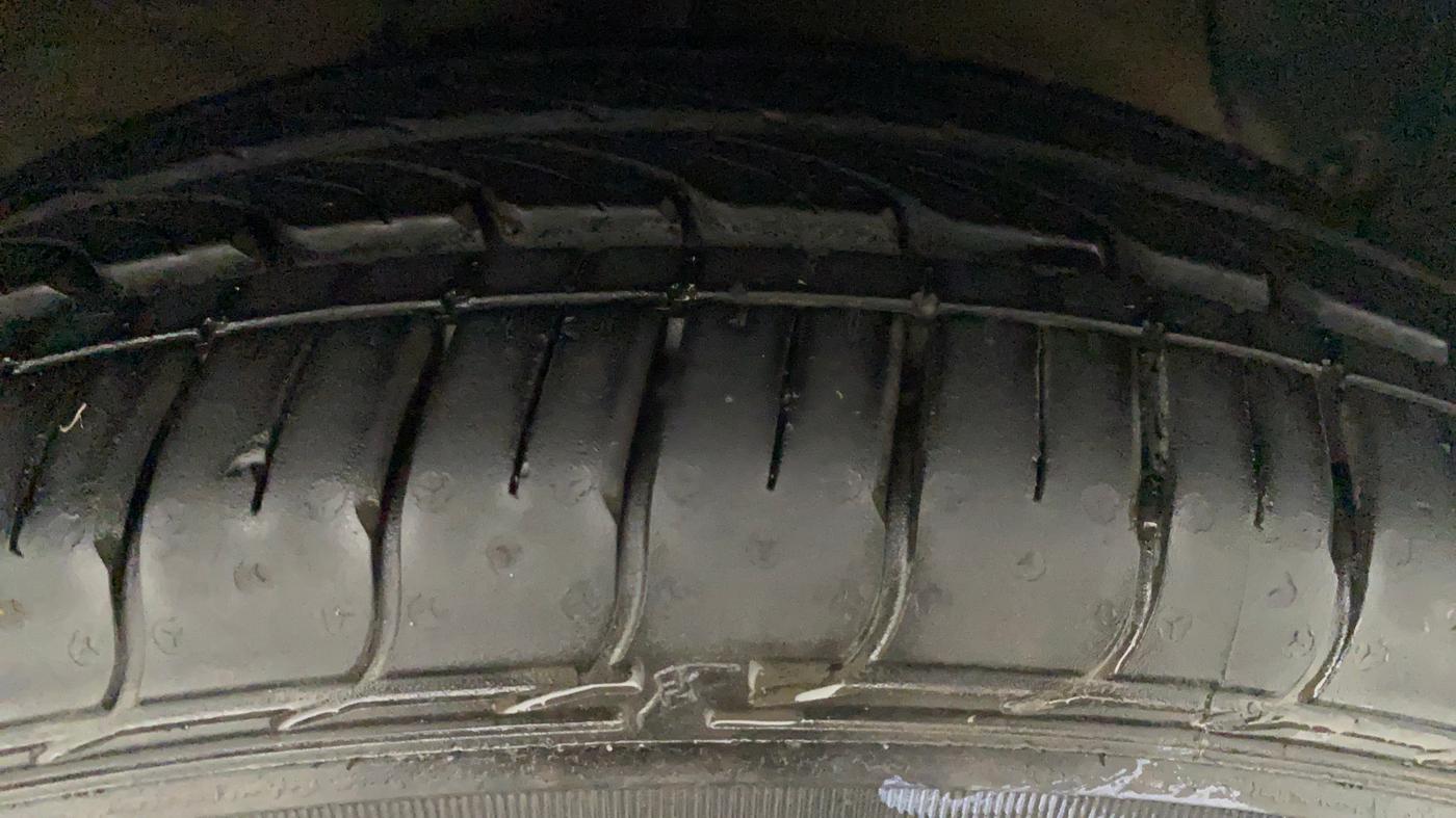 2015 Hyundai Xcent S 1.2, Petrol, Manual, 84,718 km, Right Front Tyre Tread