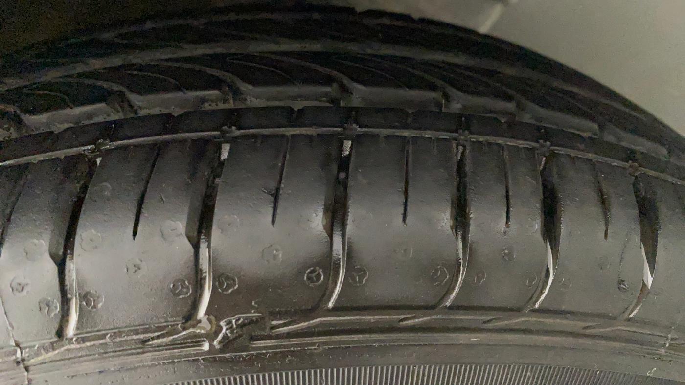 2015 Hyundai Xcent S 1.2, Petrol, Manual, 84,718 km, Left Rear Tyre Tread