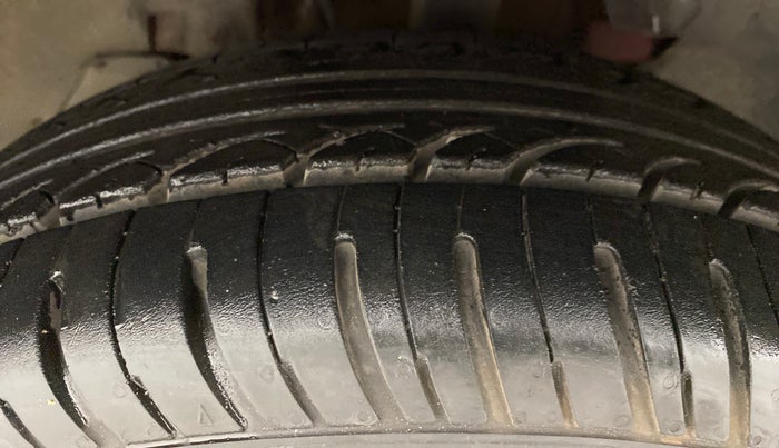 2016 Tata Tiago XZ 1.2 REVOTRON, Petrol, Manual, 97,122 km, Left Front Tyre Tread