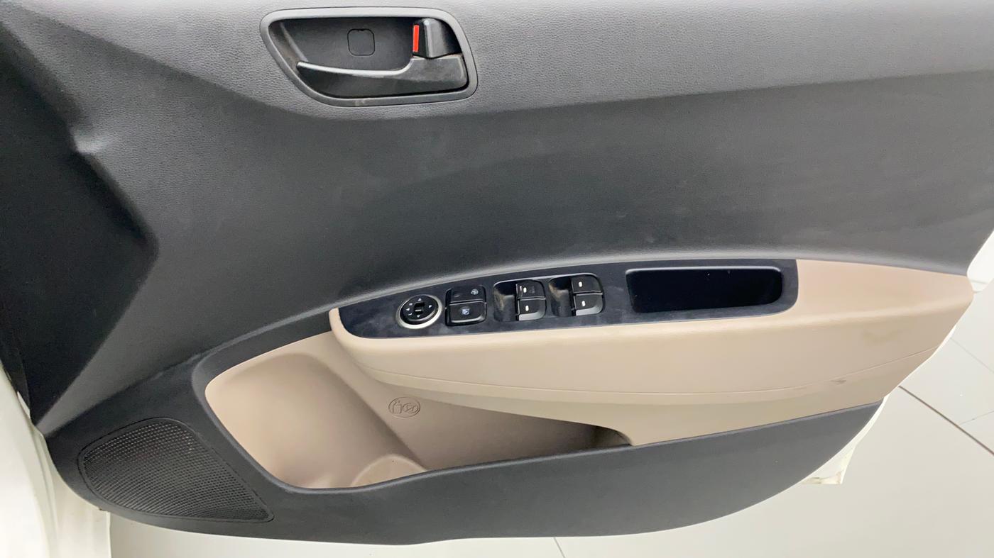 2018 Hyundai Grand i10 MAGNA 1.2 KAPPA VTVT, Petrol, Manual, 40,938 km, Driver Side Door Panels Control