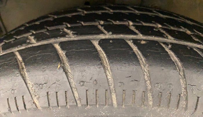 2016 Maruti Celerio ZXI AMT, Petrol, Automatic, 58,198 km, Left Front Tyre Tread