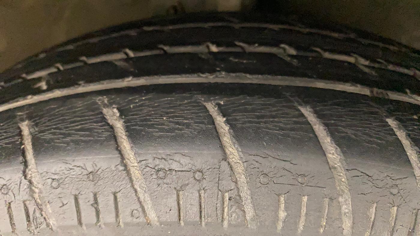 2016 Maruti Celerio ZXI AMT, Petrol, Automatic, 58,198 km, Right Front Tyre Tread