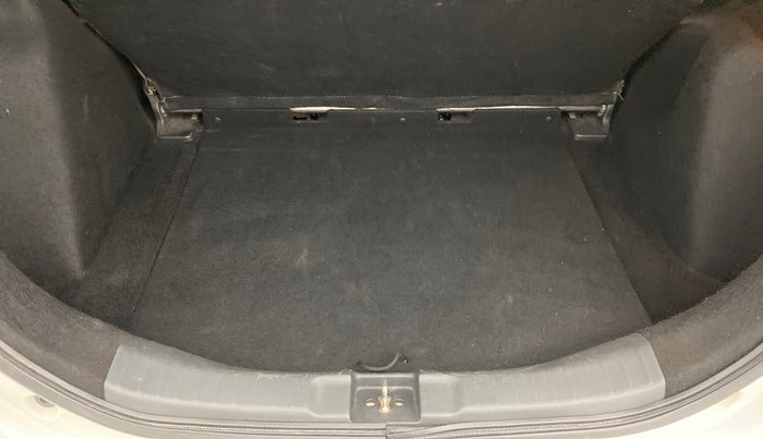 2018 Honda Jazz 1.2 V MT, Petrol, Manual, 54,834 km, Boot Inside
