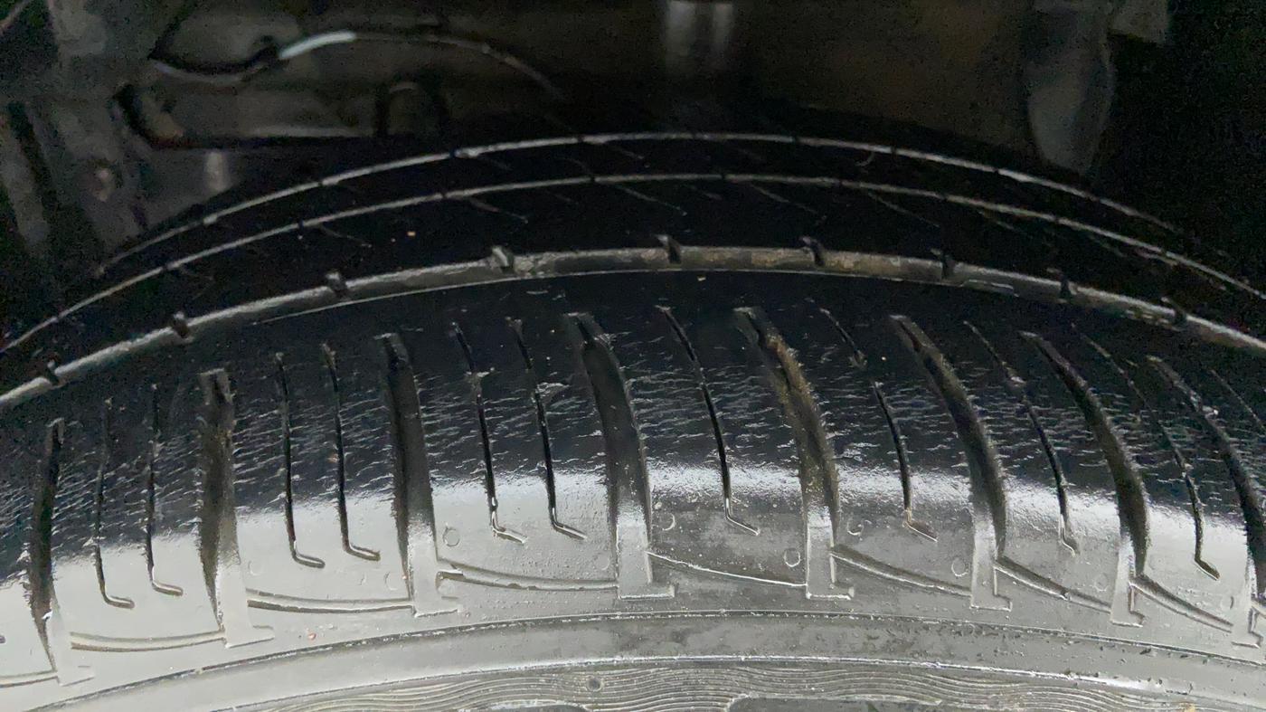 2019 Maruti Vitara Brezza VDI AMT, Diesel, Automatic, 57,147 km, Left Front Tyre Tread