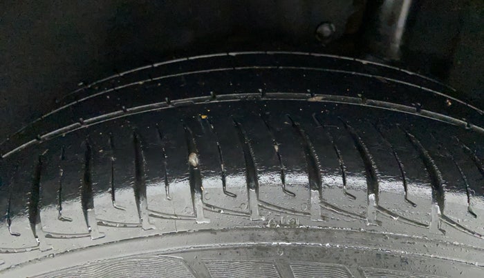2019 Maruti Vitara Brezza VDI AMT, Diesel, Automatic, 57,147 km, Left Rear Tyre Tread