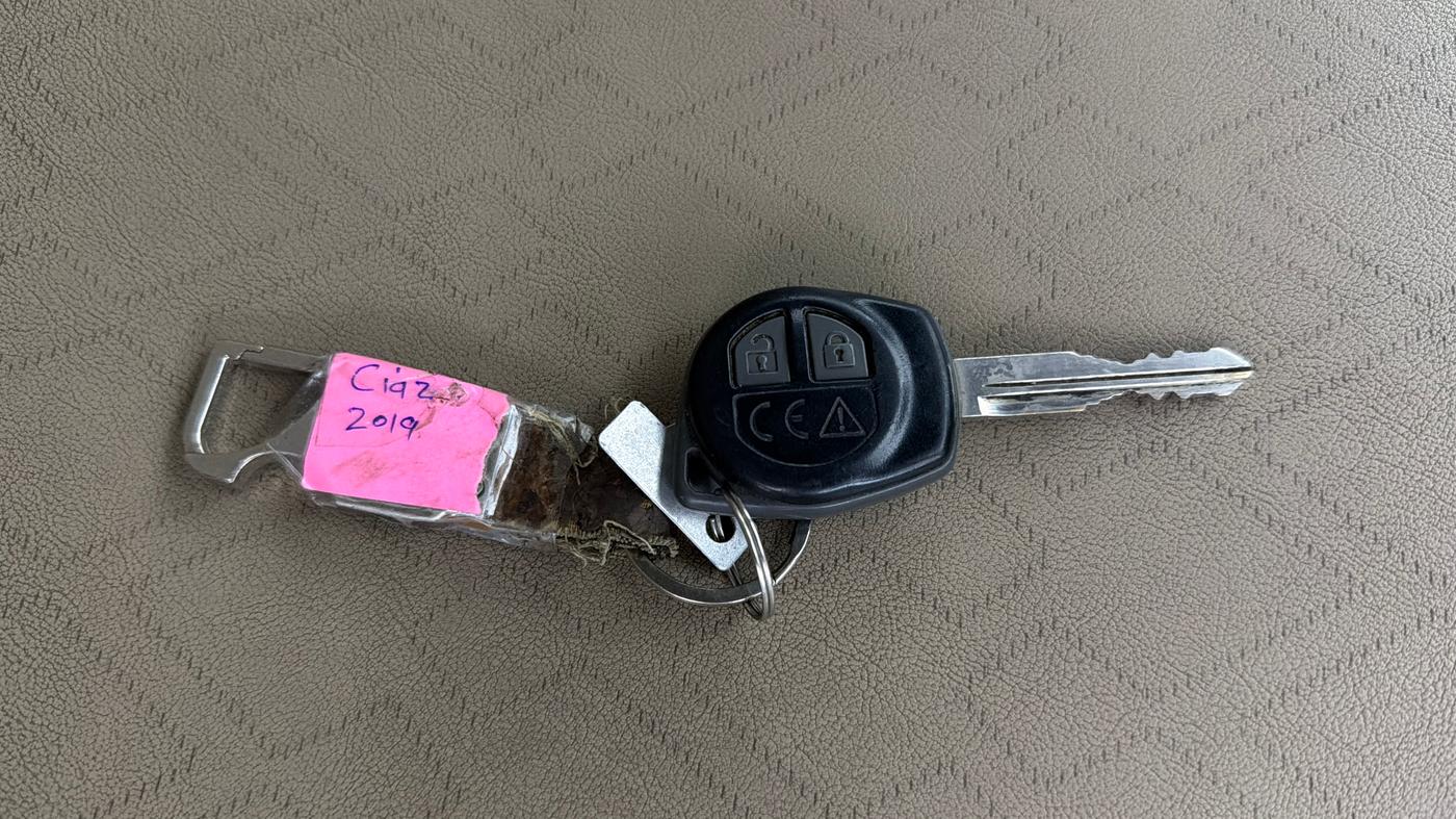 2019 Maruti Ciaz SIGMA 1.5 SHVS MT  PETROL, Petrol, Manual, 49,931 km, Key Close Up