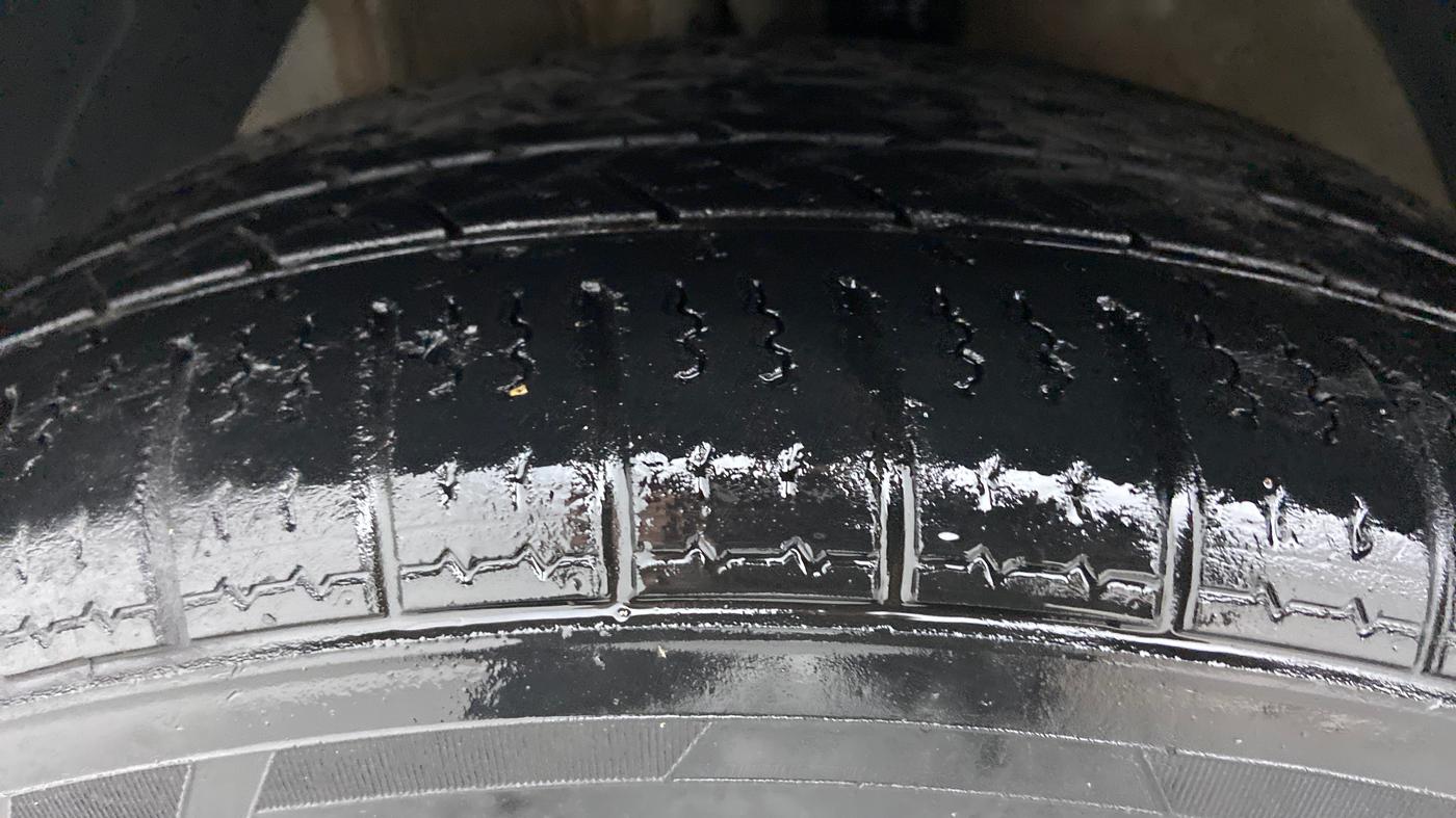 2014 Hyundai Santa Fe 4WD AT, Diesel, Automatic, 73,735 km, Left Front Tyre Tread