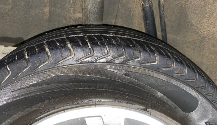 2019 Renault Kwid RXL, Petrol, Manual, 40,100 km, Right Rear Tyre Tread