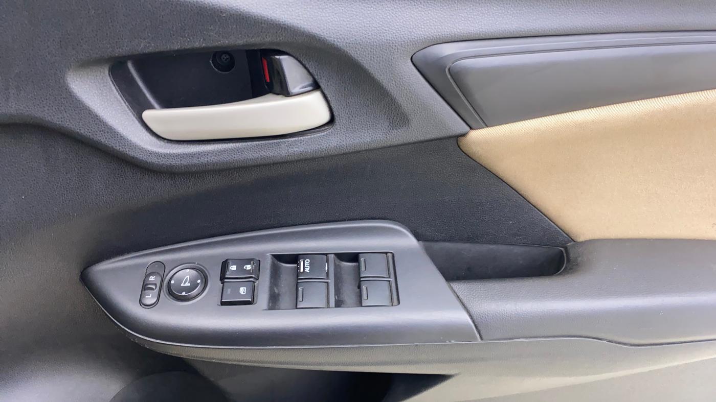 2019 Honda Jazz 1.2L I-VTEC V CVT, Petrol, Automatic, 89,280 km, Driver Side Door Panels Control