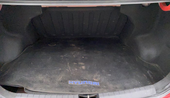 2017 Hyundai Xcent SX 1.2, Petrol, Manual, 55,606 km, Boot Inside