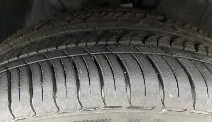 2021 Hyundai NEW I20 ASTA (O) 1.2 MT, Petrol, Manual, 2,966 km, Left Front Tyre Tread