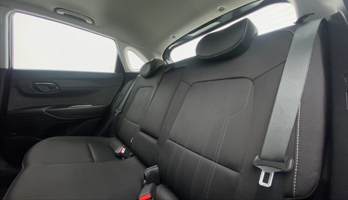 2021 Hyundai NEW I20 ASTA (O) 1.2 MT, Petrol, Manual, 2,966 km, Right Side Rear Door Cabin
