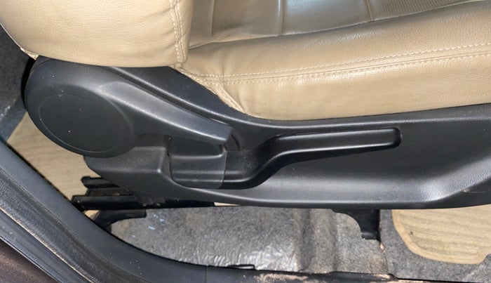 2018 Honda Amaze 1.2L I-VTEC VX, Petrol, Manual, 33,222 km, Driver Side Adjustment Panel