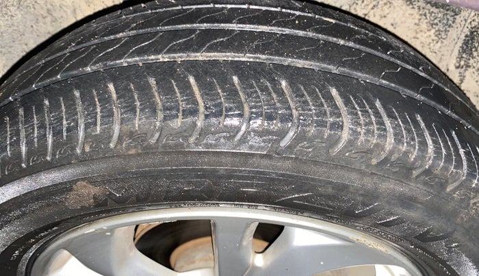 2018 Honda Amaze 1.2L I-VTEC VX, Petrol, Manual, 33,222 km, Right Front Tyre Tread