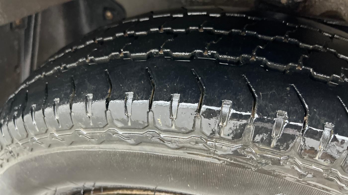 2020 Maruti Eeco 5 STR WITH A/C+HTR, Petrol, Manual, 56,159 km, Right Front Tyre Tread