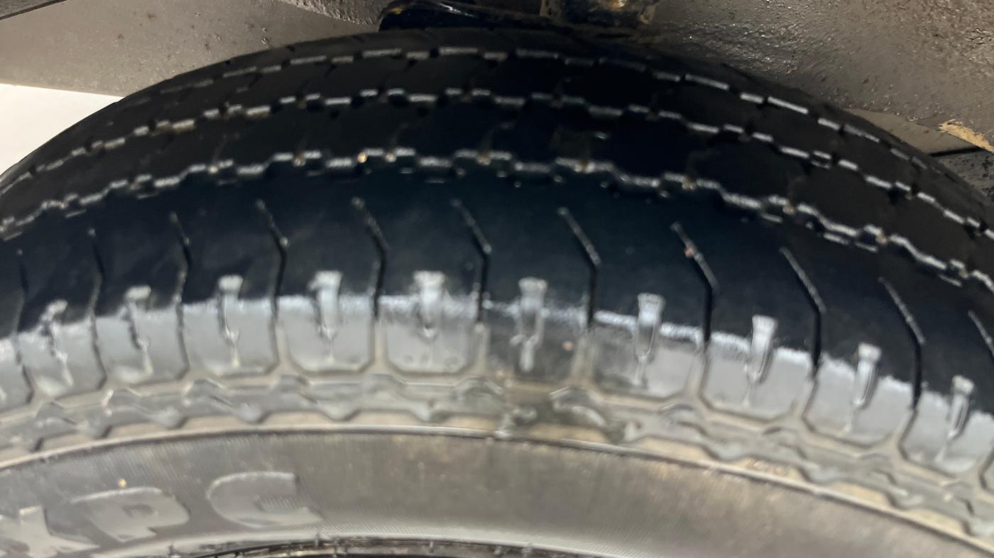 2020 Maruti Eeco 5 STR WITH A/C+HTR, Petrol, Manual, 56,159 km, Left Front Tyre Tread