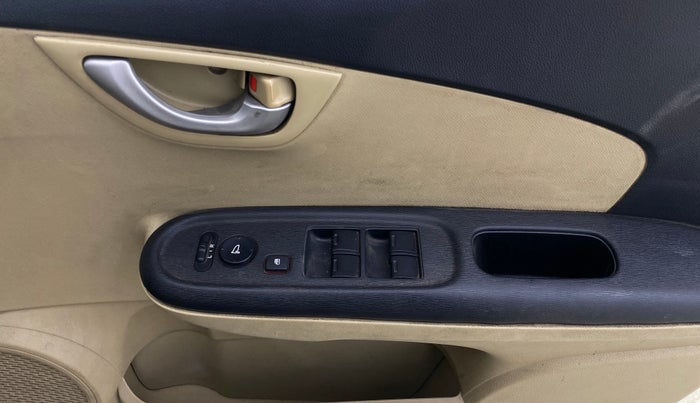 2014 Honda Brio VX MT, Petrol, Manual, 45,927 km, Driver Side Door Panels Control