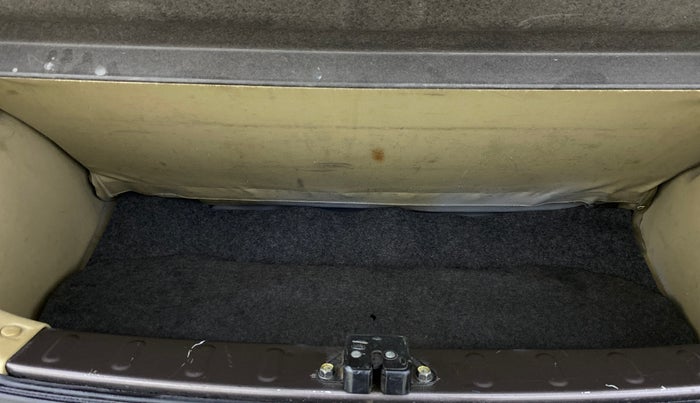 2014 Honda Brio VX MT, Petrol, Manual, 45,927 km, Boot Inside