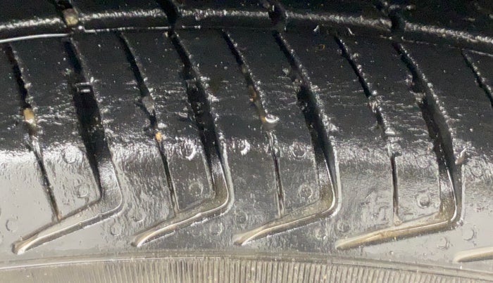 2016 Renault Kwid RXL, Petrol, Manual, 54,819 km, Right Front Tyre Tread