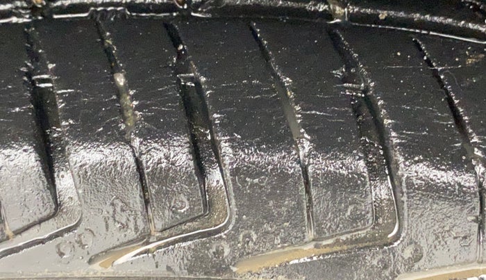 2016 Renault Kwid RXL, Petrol, Manual, 54,819 km, Right Rear Tyre Tread