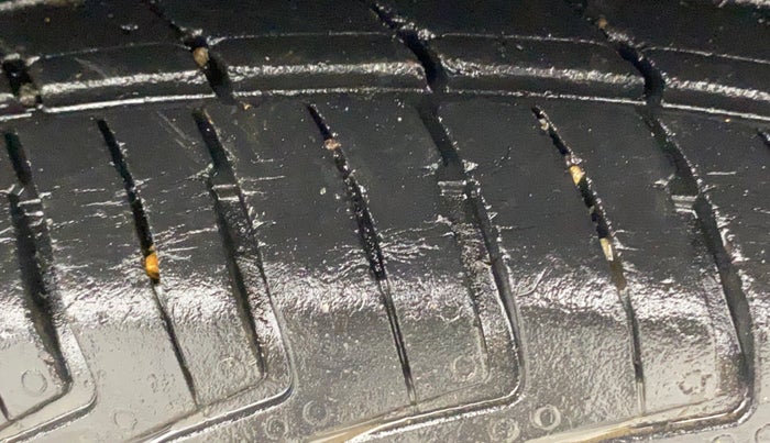 2016 Renault Kwid RXL, Petrol, Manual, 54,819 km, Left Rear Tyre Tread