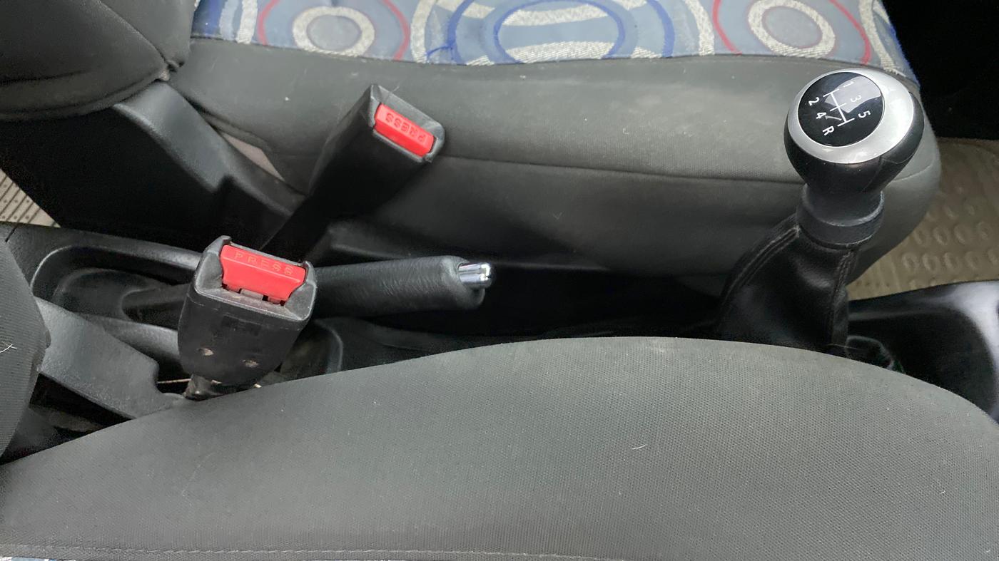 2015 Maruti Wagon R 1.0 VXI, Petrol, Manual, 29,801 km, Gear Lever