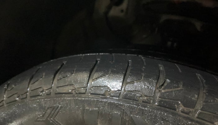 2021 KIA SELTOS HTX IVT 1.5 PETROL, Petrol, Automatic, 60,263 km, Right Front Tyre Tread