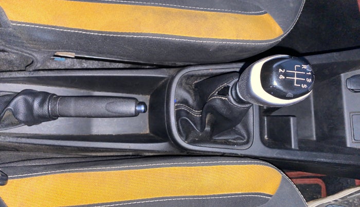 2022 Renault Kwid CLIMBER MT 1.0, Petrol, Manual, 90,449 km, Gear Lever