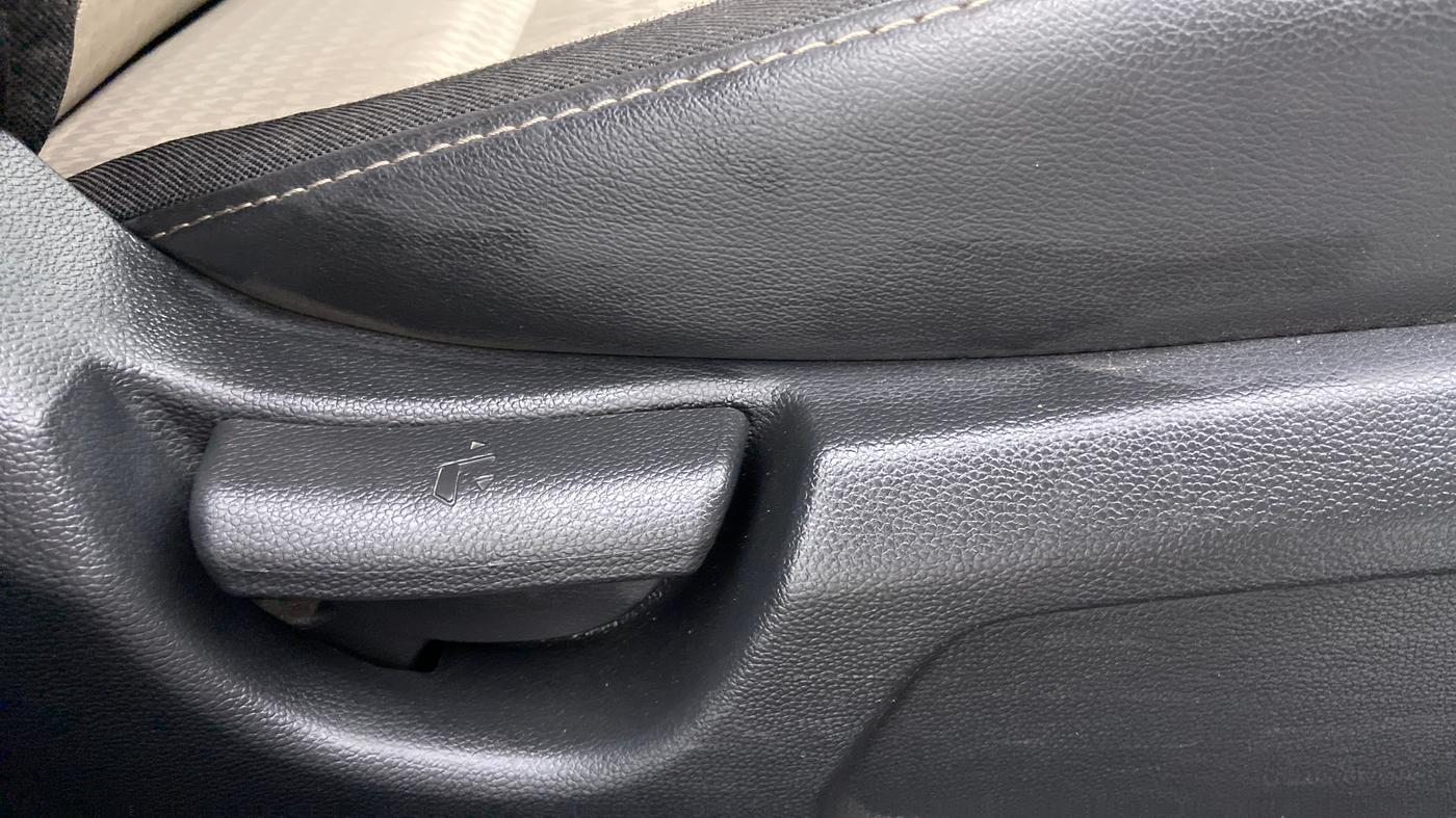 2019 Hyundai Elite i20 ERA 1.2, Petrol, Manual, 21,543 km, Driver Side Adjustment Panel