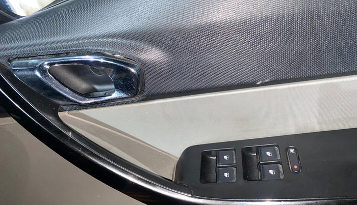 2017 Tata Tiago XZ PETROL, Petrol, Manual, 54,723 km, Driver Side Door Panels Control