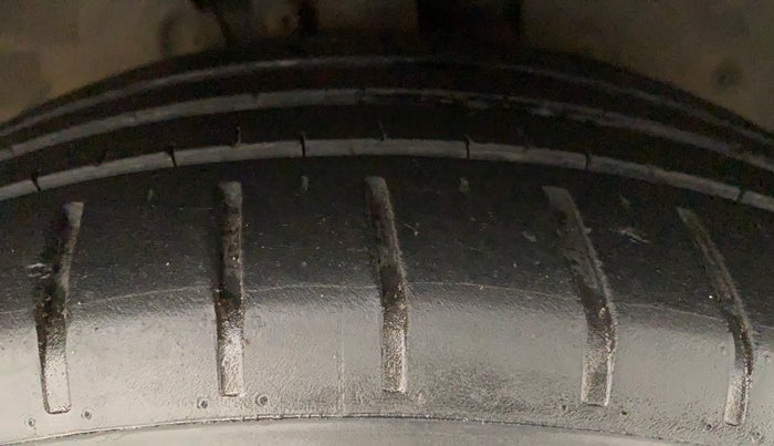 2021 Ford New Figo TITANIUM PLUS 1.2 PETROL AT, Petrol, Automatic, 25,579 km, Right Front Tyre Tread