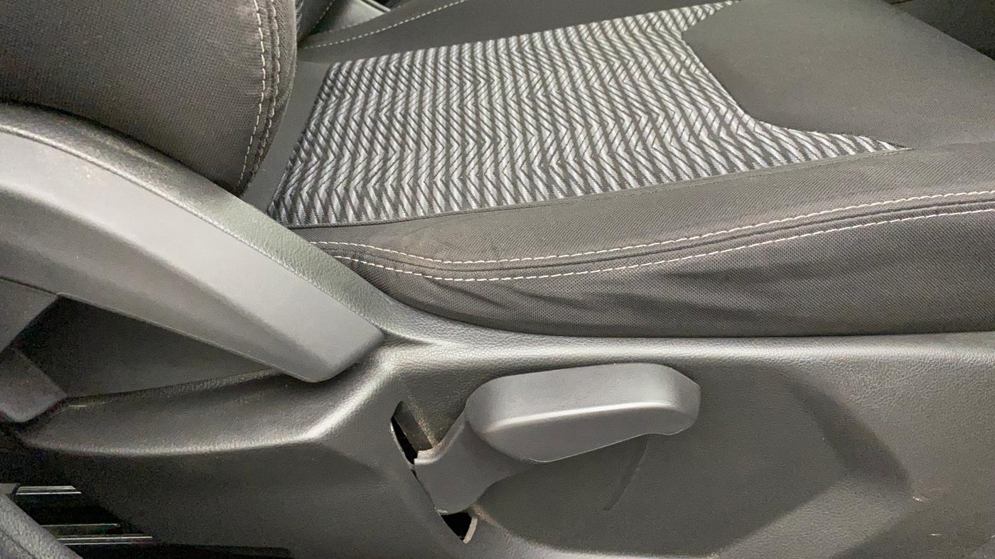 2021 Ford New Figo TITANIUM PLUS 1.2 PETROL AT, Petrol, Automatic, 25,579 km, Driver Side Adjustment Panel
