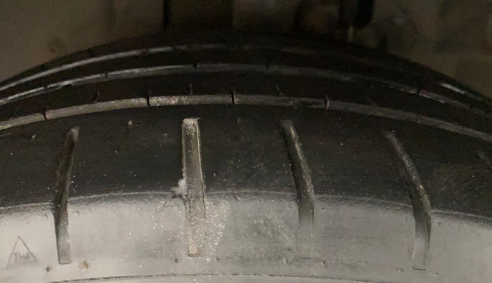 2021 Ford New Figo TITANIUM PLUS 1.2 PETROL AT, Petrol, Automatic, 25,579 km, Left Front Tyre Tread