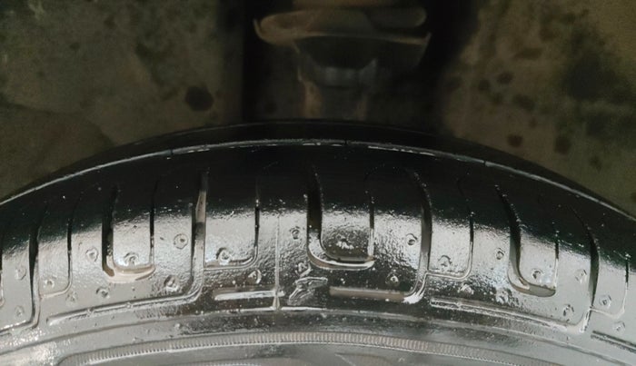 2016 Renault Kwid RXT 0.8, Petrol, Manual, 93,380 km, Right Front Tyre Tread