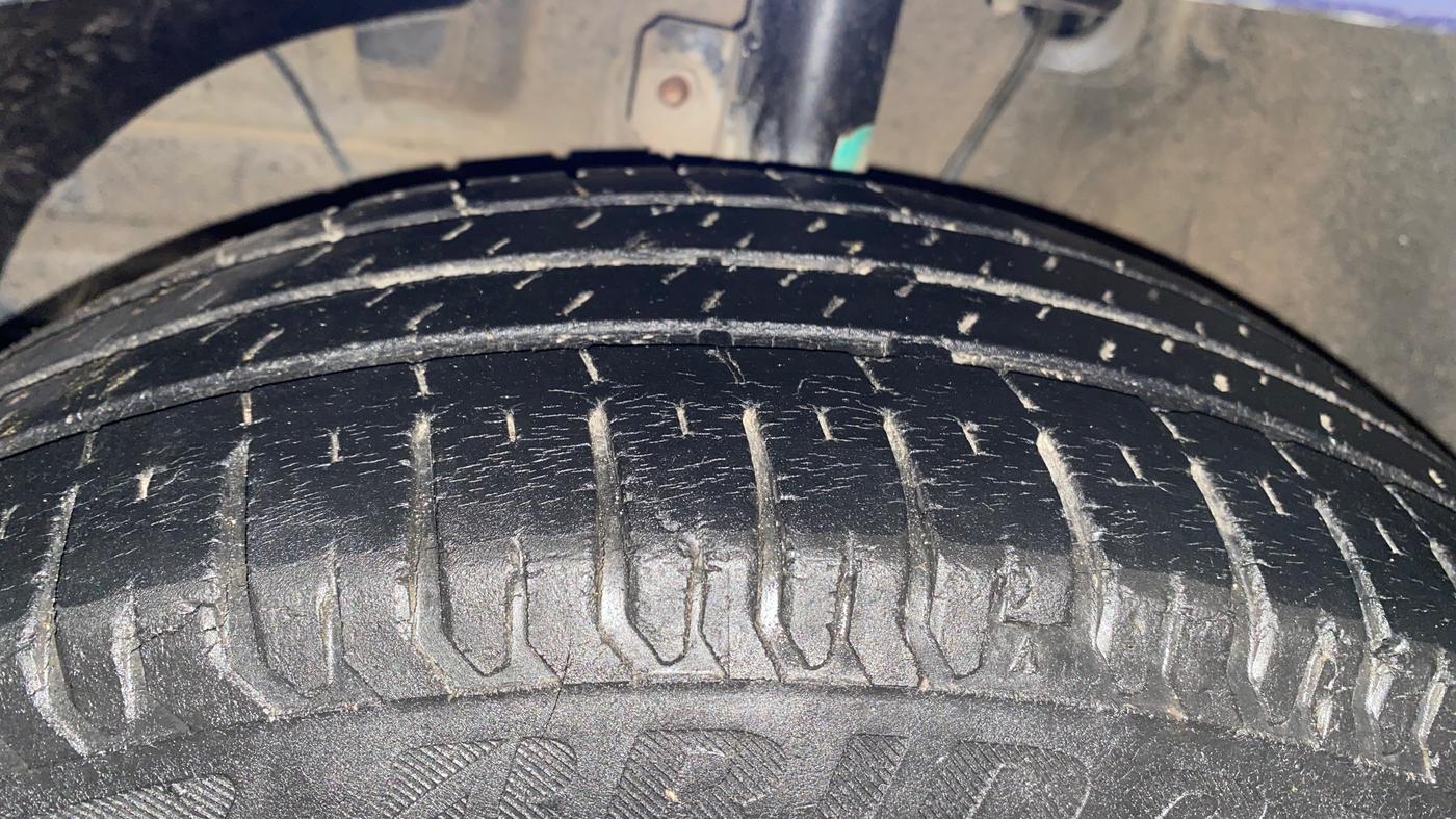 2017 Maruti Dzire ZXI PLUS, Petrol, Manual, 44,455 km, Left Front Tyre Tread