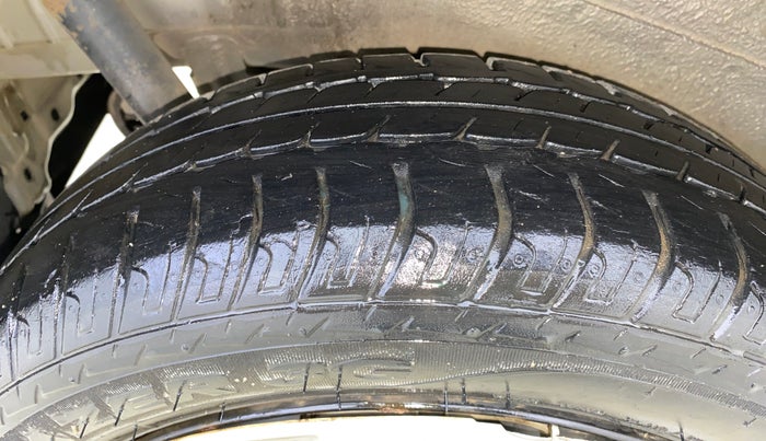 2017 Maruti Wagon R 1.0 VXI, Petrol, Manual, 30,207 km, Right Rear Tyre Tread
